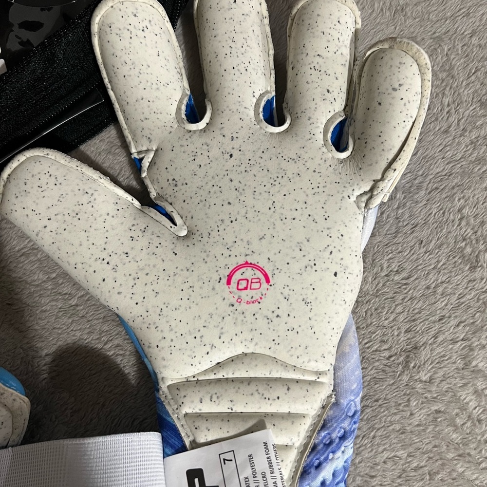 Goalkeeper gloves - Picture 6 of 10